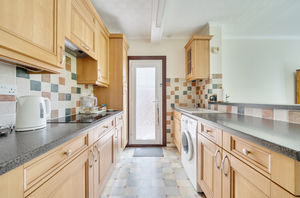 Kitchen diner angle 5- click for photo gallery